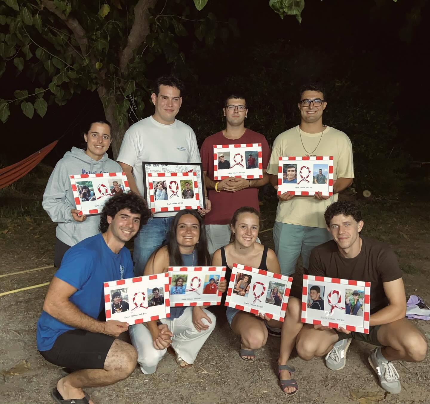 Avui toca acomiadar-nos d’uns monitors que han format part de la nostra gran família❤️‍🩹

Després de molts anys, toca emprendre nous camins. 
Gràcies per ensenyar-nos a créixer, a jugar i compartir moments tan especials amb nosaltres.
Anton, Olga, Joan, Clàudia, Gerard, Pablo, Laura, Jordi i Martí; sou part de la història de l’Albada i sempre serà casa vostra. 

Us trobarem molt a faltar, sempre sereu benviguts i benvingudes!! 🥰