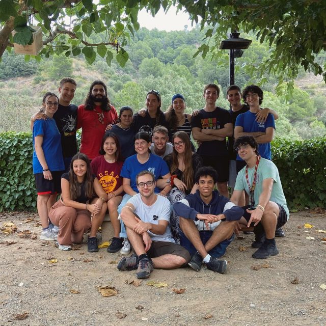 Aquest cap de setmana els monitors/es hem estat a Duesaigües preparant el nou curs d’esplai 2025/26!🫣

Teniu una idea de quins monitors podrieu tenir aquest any?🤭 a més a més, hi trobareu alguna cara nova…. 🧐🔎

Ens veiem el l’11 d’octubre al nou curs d’esplai!!!🤩

tic,tac…⏰